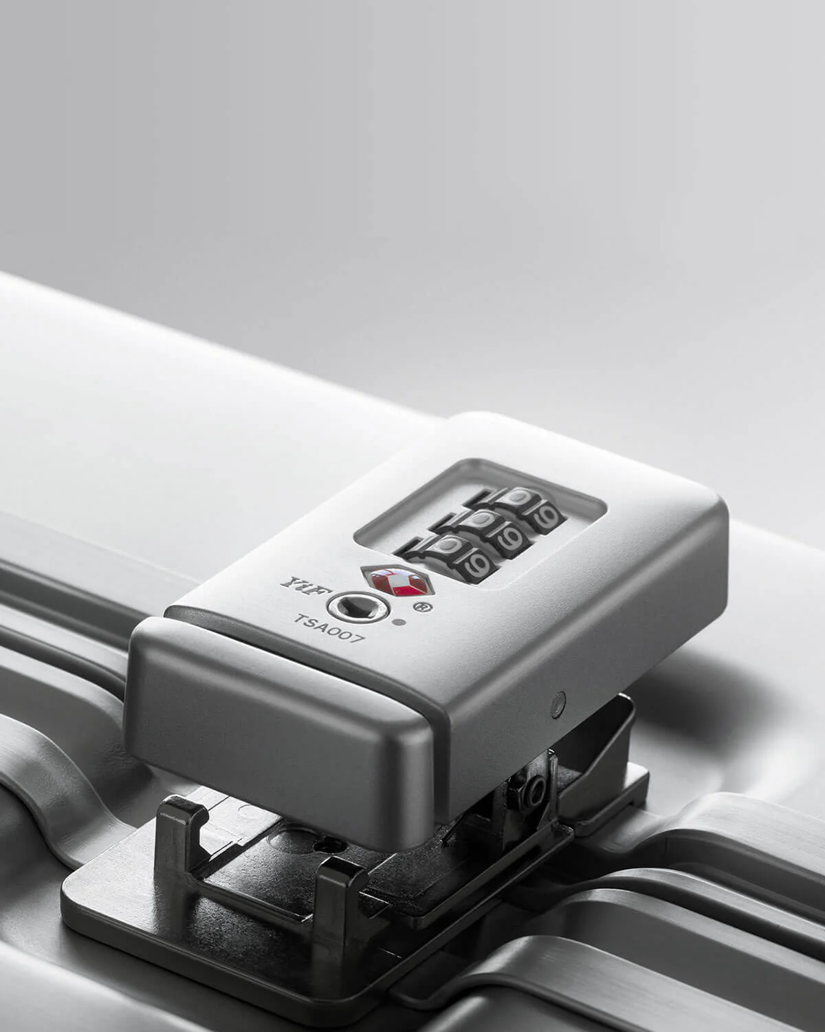 My Aluminium Silver Carry-On - Image 8